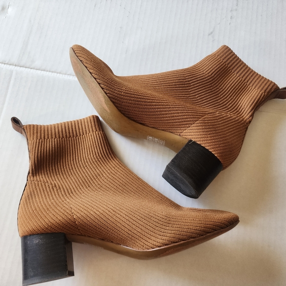 Everlane Shoes - Everlane Women's‎ Brown Heels